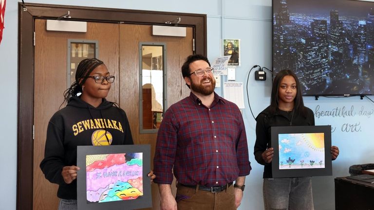 Students Milan Wright , 14, left, and Summer Sanders., 14,...